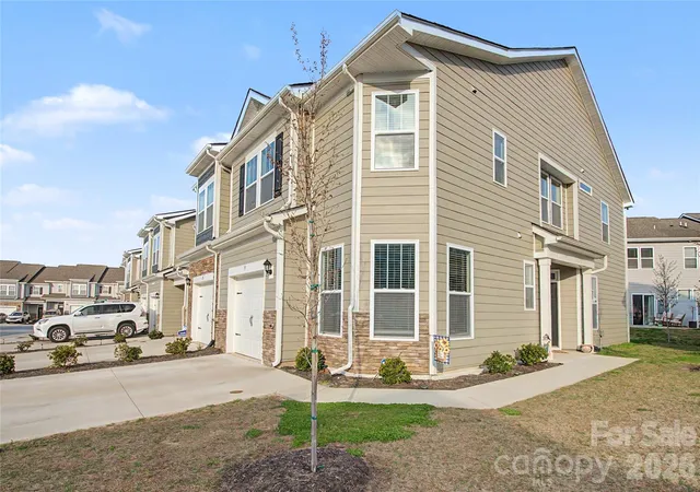 Homes for sale in Hendersonville, NC | 33 Cedar Hill Rd, Hendersonville, NC 28792 | MLS# 4366130