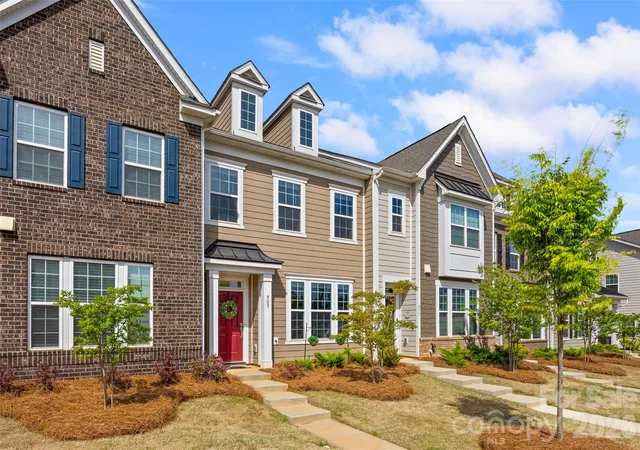 Photo 3 of Townhouse for sale at 909 Cobbled Way, Fort Mill, SC 29715 | MLS# 4366146 | Listing updated on 2026-10-05