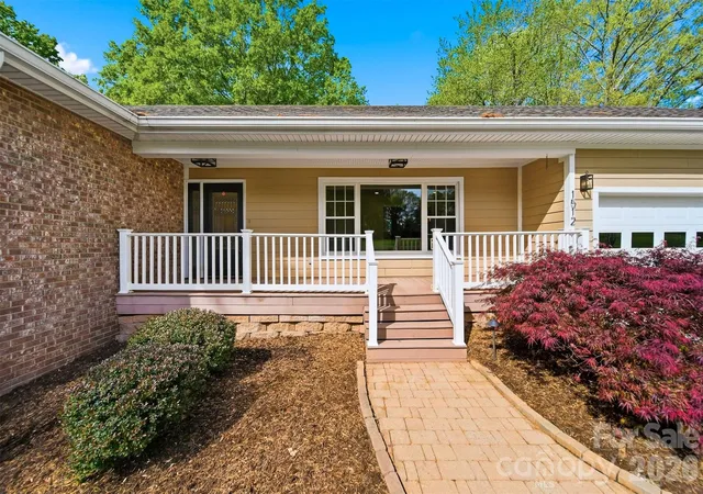 Homes for sale in Newton, NC | 1512 Little Hill Rd, Newton, NC 28658 | MLS# 4366164