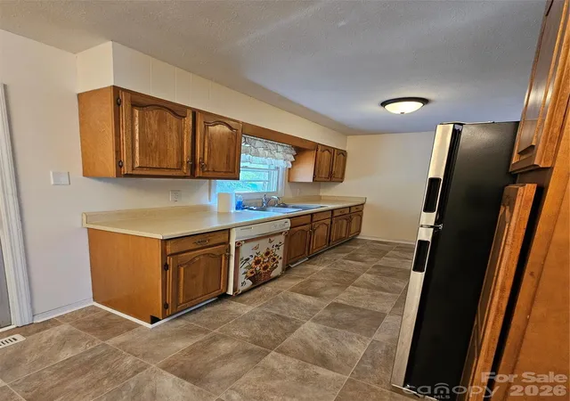 Photo 4 of Single family home for sale at 3220 Sweeten Crk Rd, Asheville, NC 28803 | MLS# 4366165 | Listing updated on 2026-10-06