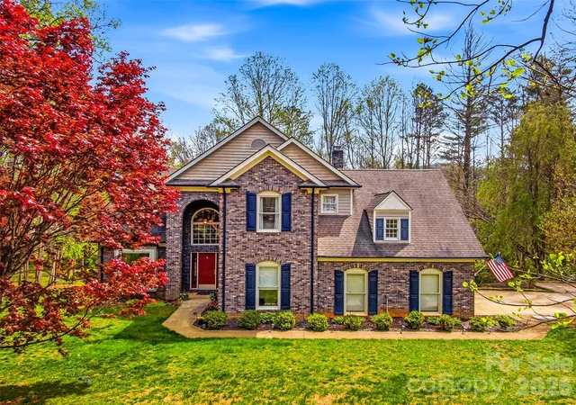 Photo 1 of Single family home for sale at 32 Franklin Farm Rd, Fletcher, NC 28732 | MLS# 4366172 | Listing updated on 2026-10-02