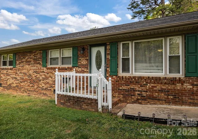 Homes for sale in Gastonia, NC | 3942 Linwood Rd, Gastonia, NC 28052 | MLS# 4366197