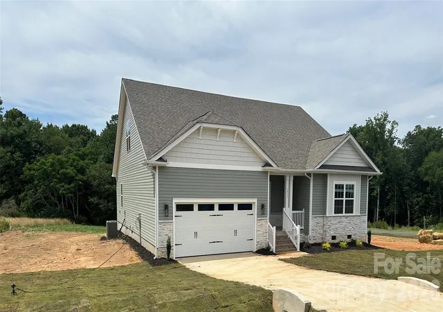 Homes for sale in Catawba, NC | 1063 Penarth Ct #76, Catawba, NC 28609 | MLS# 4366257