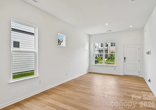 Photo 3 of Townhouse for sale at 3166 Beacon Hts Rd, Fort Mill, SC 29707 | MLS# 4366276 | Listing updated on 2026-09-02