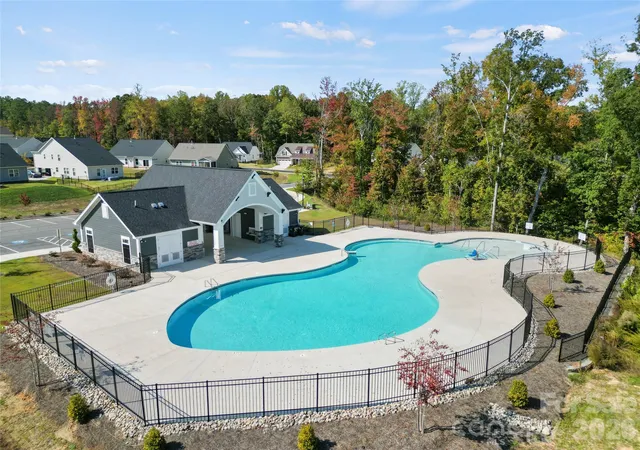 2nd image of 4216 Vista Pine Dr, Charlotte, NC 28215 | MLS# 4366299