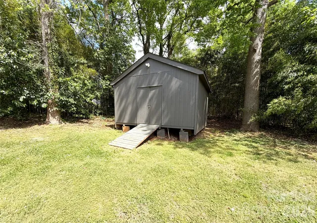 30th image of 1200 Weststone Dr, Charlotte, NC 28208 | MLS# 4366441