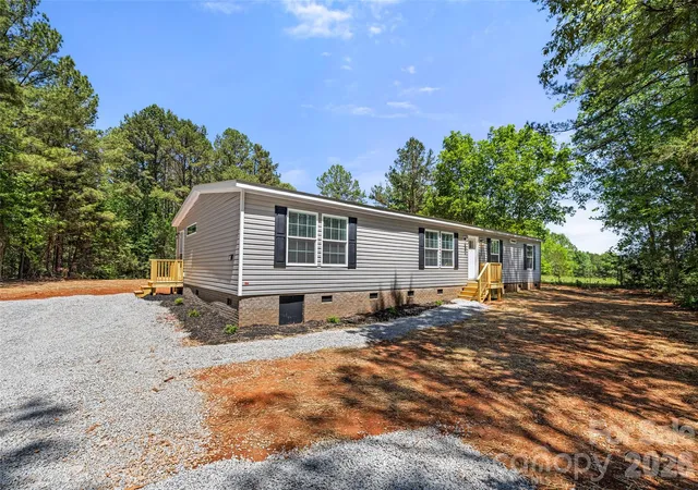 Photo 3 of Single family home for sale at 1704 Logan Terry Rd, Lancaster, SC 29720 | MLS# 4366464 | Listing updated on 2026-09-12