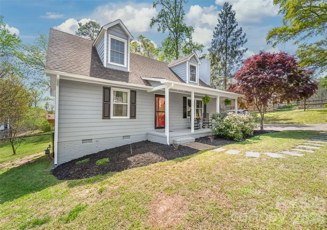 Photo 1 of Single family home for sale at 104 Pinetree Dr, Fort Mill, SC 29715 | MLS# 4366545 | Listing updated on 2026-07-11