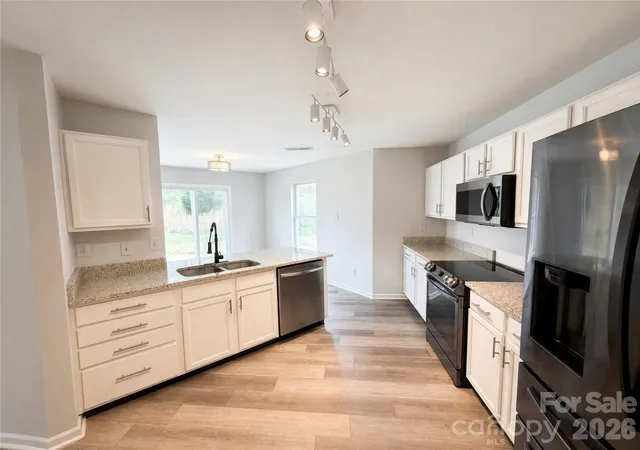 Photo 3 of Sale Pending at 416 Inverness Ln, Salisbury, NC 28146 | MLS# 4366550 | Listing updated on 2026-09-21