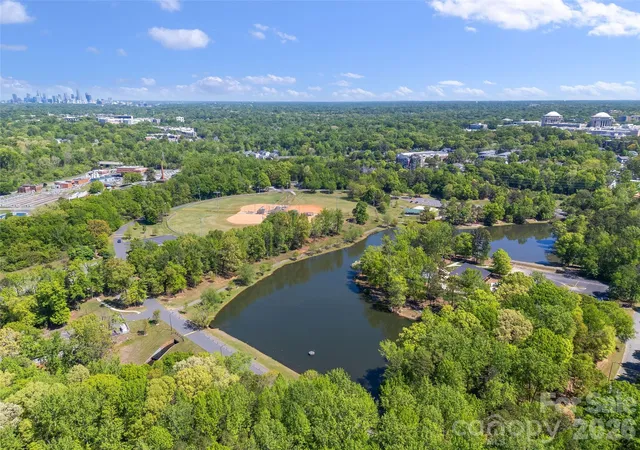2nd image of 5425 Closeburn Rd, Charlotte, NC 28210