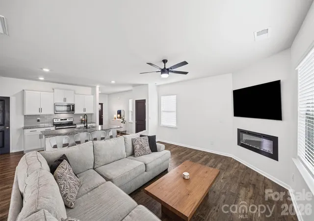 Photo 4 of Single family home for sale at 342 Ct House Ave, York, SC 29745 | MLS# 4366711 | Listing updated on 2026-09-23