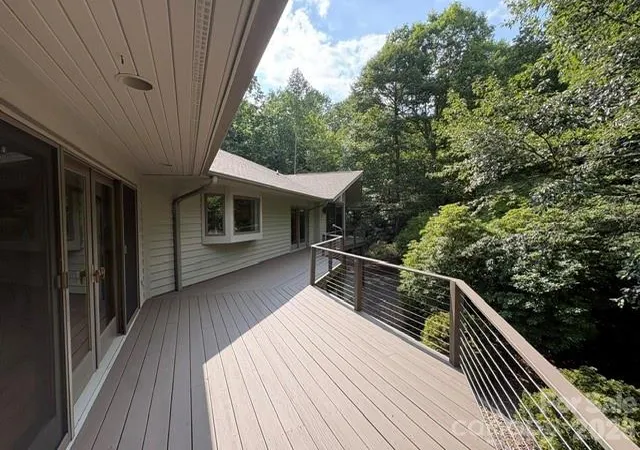 Photo 3 of Single family home for sale at 100 Elmridge Dr, Flat Rock, NC 28731 | MLS# 4366738 | Listing updated on 2026-10-11
