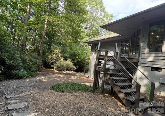 Photo 4 of Single family home for sale at 100 Elmridge Dr, Flat Rock, NC 28731 | MLS# 4366738 | Listing updated on 2026-10-11