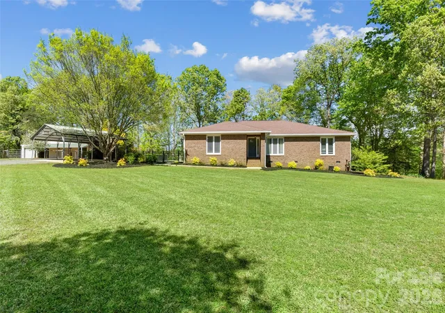 Photo 2 of Single family home for sale at 3654 S Dobys Brg Rd, Fort Mill, SC 29715 | MLS# 4366903 | Listing updated on 2026-07-14