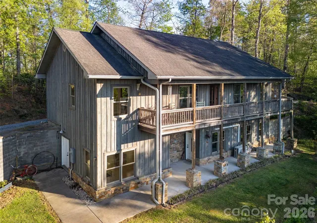 Photo 1 of Single family home for sale at 219 Sandalwood Dr, Whittier, NC 28789 | MLS# 4366931 | Listing updated on 2026-07-07