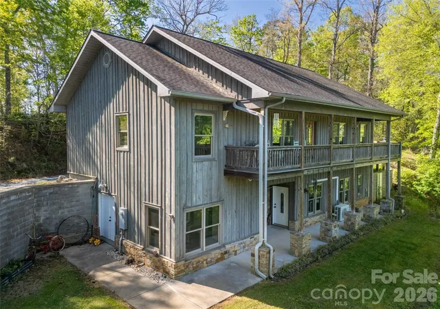 Photo 4 of Single family home for sale at 219 Sandalwood Dr, Whittier, NC 28789 | MLS# 4366931 | Listing updated on 2026-07-07