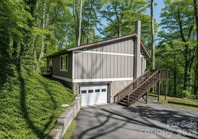 Homes for sale in Maggie Valley, NC | 662 Locust Dr, Maggie Valley, NC 28751 | MLS# 4366981