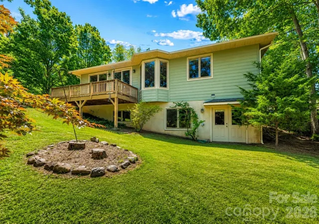 Photo 3 of Single family home for sale at 27 Magnolia Dr, Nebo, NC 28761 | MLS# 4367003 | Listing updated on 2026-09-19