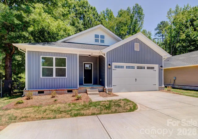 Photo 3 of Single family home for sale at 315 S Pink St, Cherryville, NC 28021 | MLS# 4367056 | Listing updated on 2026-09-20