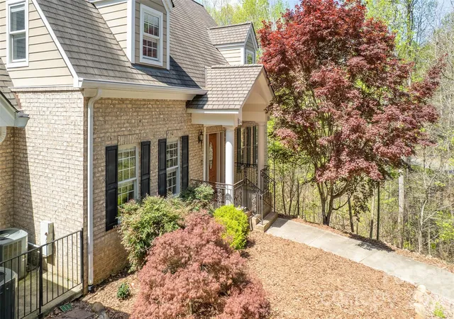 Photo 3 of Single family home for sale at 464 Laurel Cvs Rd, Statesville, NC 28677 | MLS# 4367062 | Listing updated on 2026-10-09