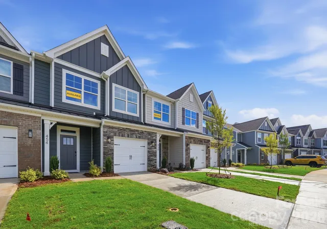 Photo 3 of Townhouse for sale at 454 Blythe Townhome Ln, Waxhaw, NC 28173 | MLS# 4367106 | Listing updated on 2026-10-01