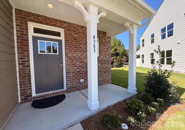 Photo 3 of Townhouse for sale at 4383 Black Ct, Harrisburg, NC 28075 | MLS# 4367114 | Listing updated on 2026-09-29