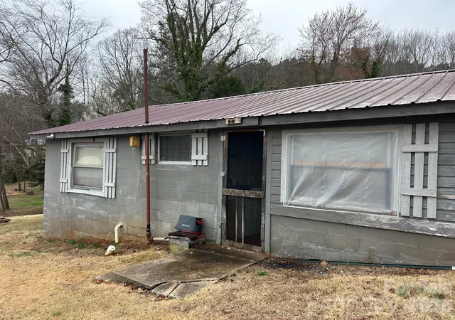 Photo 2 of Single family home for sale at 4237 Laurel Hl Rd, Claremont, NC 28610 | MLS# 4367138 | Listing updated on 2026-08-25