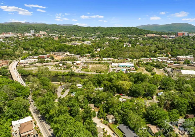 2nd image of 20 Riverlink Ln, Asheville, NC 28806 | MLS# 4367154