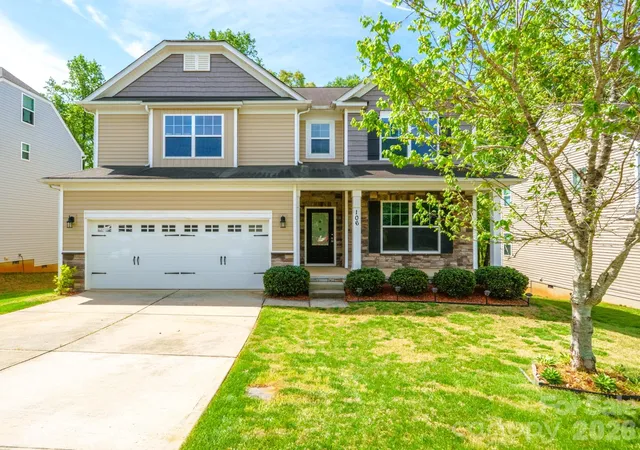 Photo 1 of Single family home for sale at 106 E Heart Pine Ln, Statesville, NC 28677 | MLS# 4367167 | Listing updated on 2026-10-01