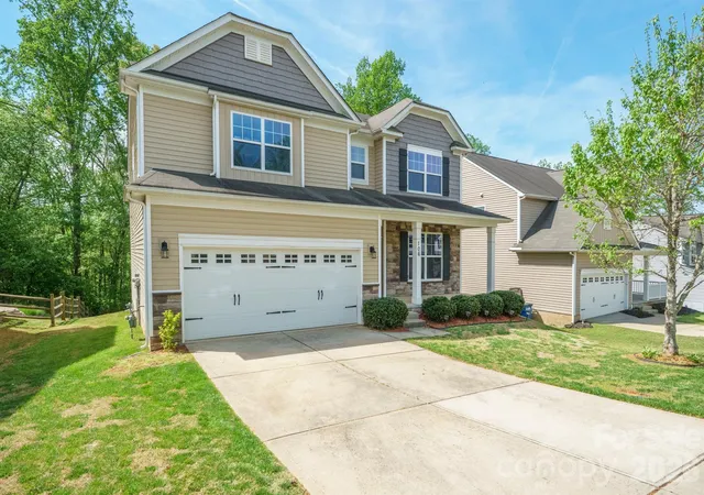 Photo 2 of Single family home for sale at 106 E Heart Pine Ln, Statesville, NC 28677 | MLS# 4367167 | Listing updated on 2026-10-01