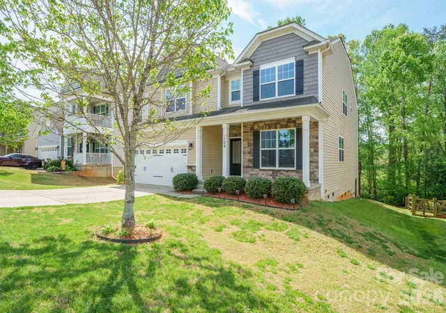 Photo 3 of Single family home for sale at 106 E Heart Pine Ln, Statesville, NC 28677 | MLS# 4367167 | Listing updated on 2026-10-01