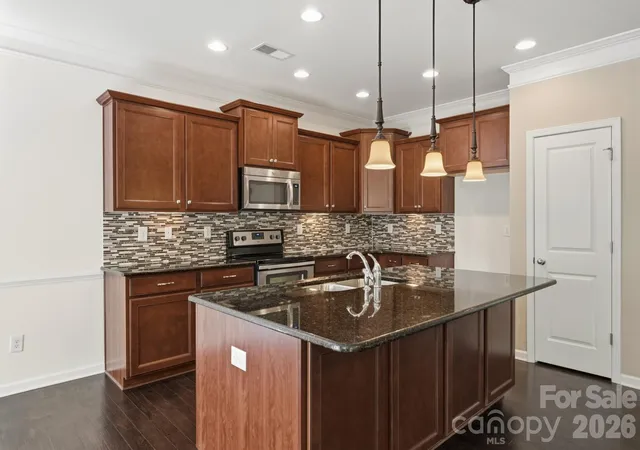 Photo 4 of Single family home for sale at 106 E Heart Pine Ln, Statesville, NC 28677 | MLS# 4367167 | Listing updated on 2026-10-01