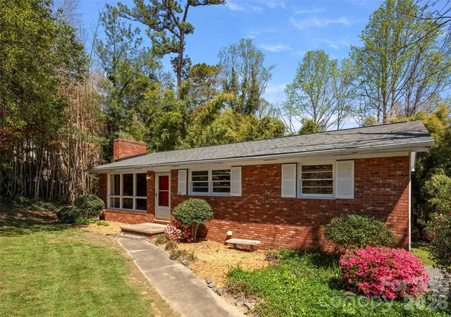 Homes for sale in Asheville, NC | 32 Hillendale Rd, Asheville, NC 28805 | MLS# 4367187