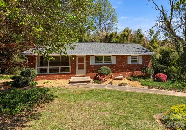 Homes for sale in Asheville, NC | 32 Hillendale Rd, Asheville, NC 28805 | MLS# 4367187