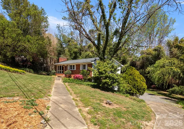 Homes for sale in Asheville, NC | 32 Hillendale Rd, Asheville, NC 28805 | MLS# 4367187