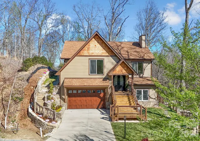 Photo 1 of Single family home for sale at 162 Preserve Ct, Hendersonville, NC 28791 | MLS# 4367216 | Listing updated on 2026-09-29