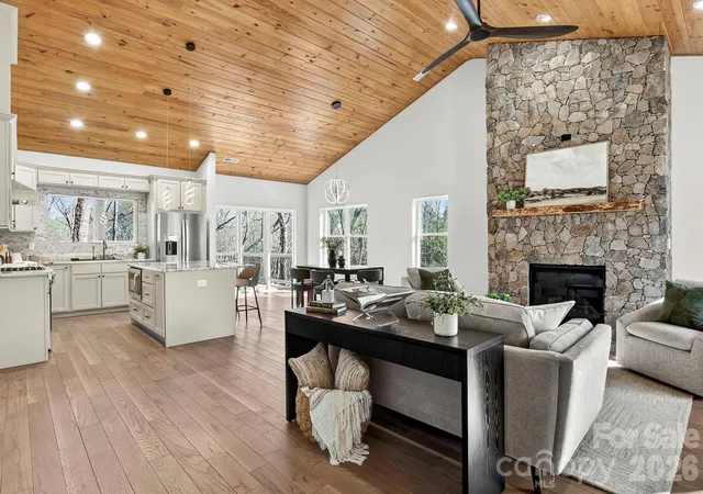 2nd image of 162 Preserve Ct, Hendersonville, NC 28791 | MLS# 4367216