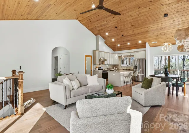 3rd image of 162 Preserve Ct, Hendersonville, NC 28791 | MLS# 4367216
