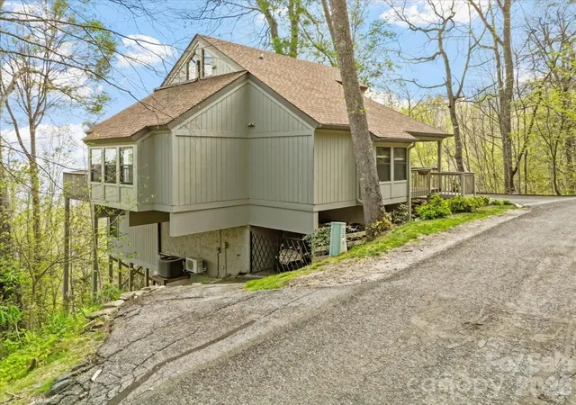 Photo 2 of Single family home for sale at 49 Slickrock Ridge Way S, Burnsville, NC 28714 | MLS# 4367218 | Listing updated on 2026-08-10