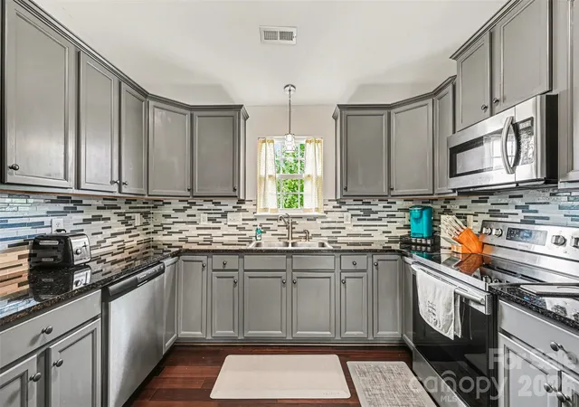 2nd image of 391 Lone Tree Ln, Clover, SC 29710 | MLS# 4367245
