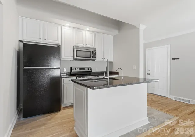 Photo 2 of Single family home for sale at 158 Nw Academy St, Concord, NC 28025 | MLS# 4367256 | Listing updated on 2026-09-22