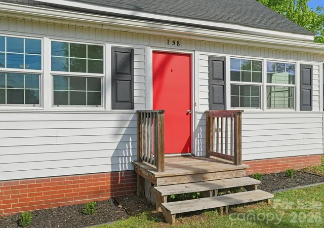 Photo 4 of Single family home for sale at 158 NW Academy St, Concord, NC 28025 | MLS# 4367256 | Listing updated on 2026-09-22