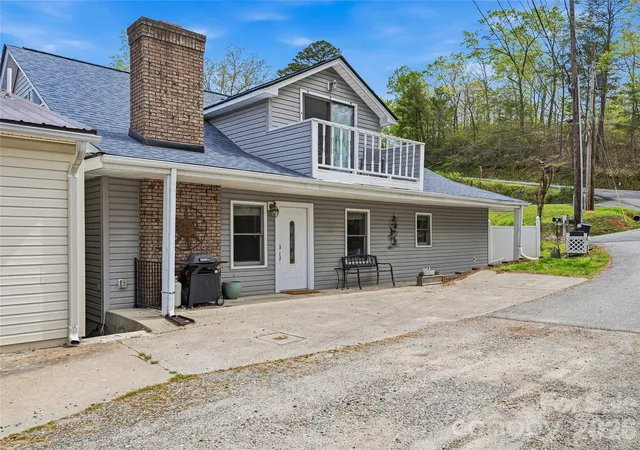 2nd image of 102 Havnaers Pt, Lake Lure, NC 28746 | MLS# 4367288