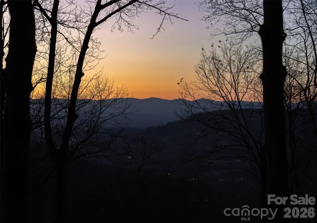 3rd image of 34 Mountain Vista Dr, Asheville, NC 28804 | MLS# 4367327