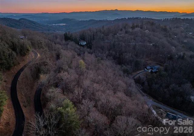 22nd image of 34 Mountain Vista Dr, Asheville, NC 28804 | MLS# 4367327