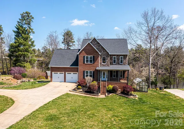 Single family home for sale at 4726 Crystal Fls Ave, Hickory, NC 28601 | MLS# 4367330