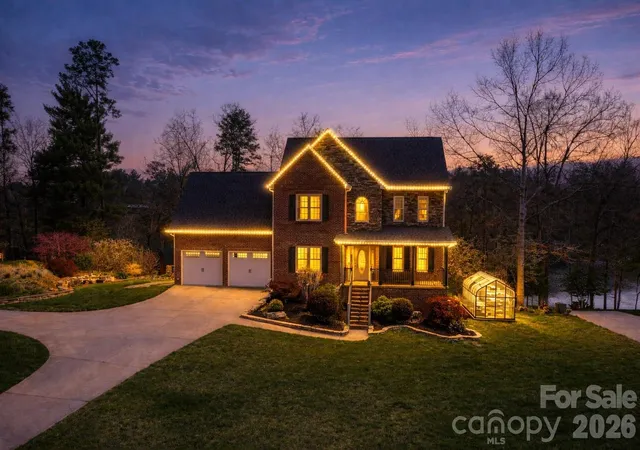 Photo 1 of Single family home for sale at 4726 Crystal Fls Ave, Hickory, NC 28601 | MLS# 4367330 | Listing updated on 2026-10-04