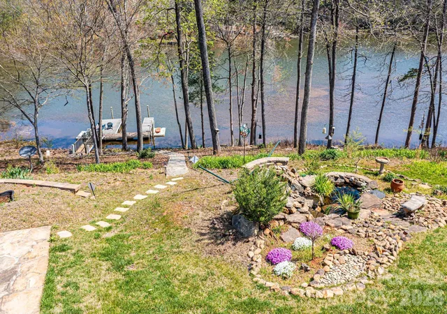 Photo 3 of Single family home for sale at 4726 Crystal Fls Ave, Hickory, NC 28601 | MLS# 4367330 | Listing updated on 2026-10-04