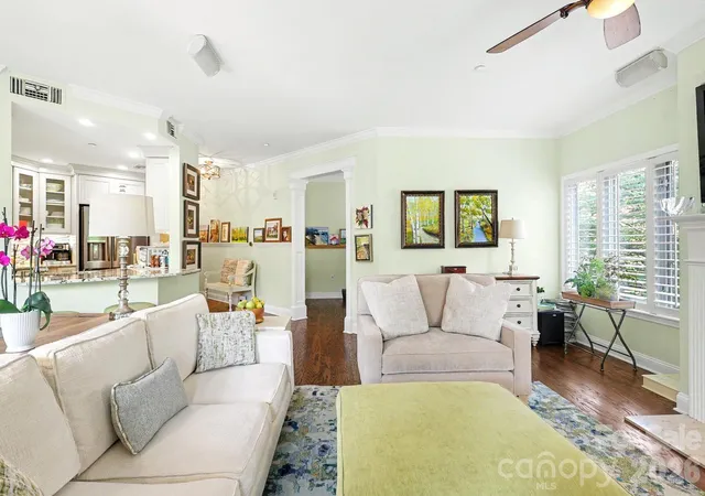 4th image of 401 N Church St #208, Charlotte, NC 28202 | MLS# 4367381