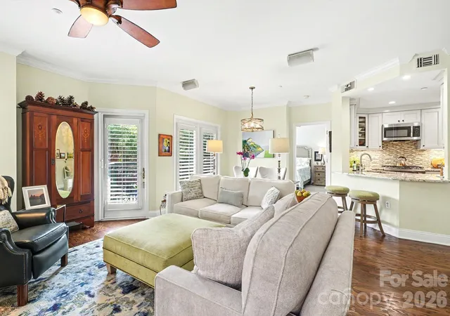 5th image of 401 N Church St #208, Charlotte, NC 28202 | MLS# 4367381